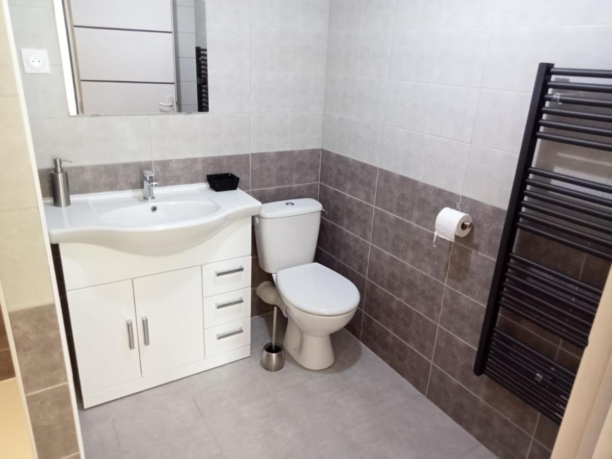 Les Lauriers Roses Apartment Фонвией Екстериор снимка