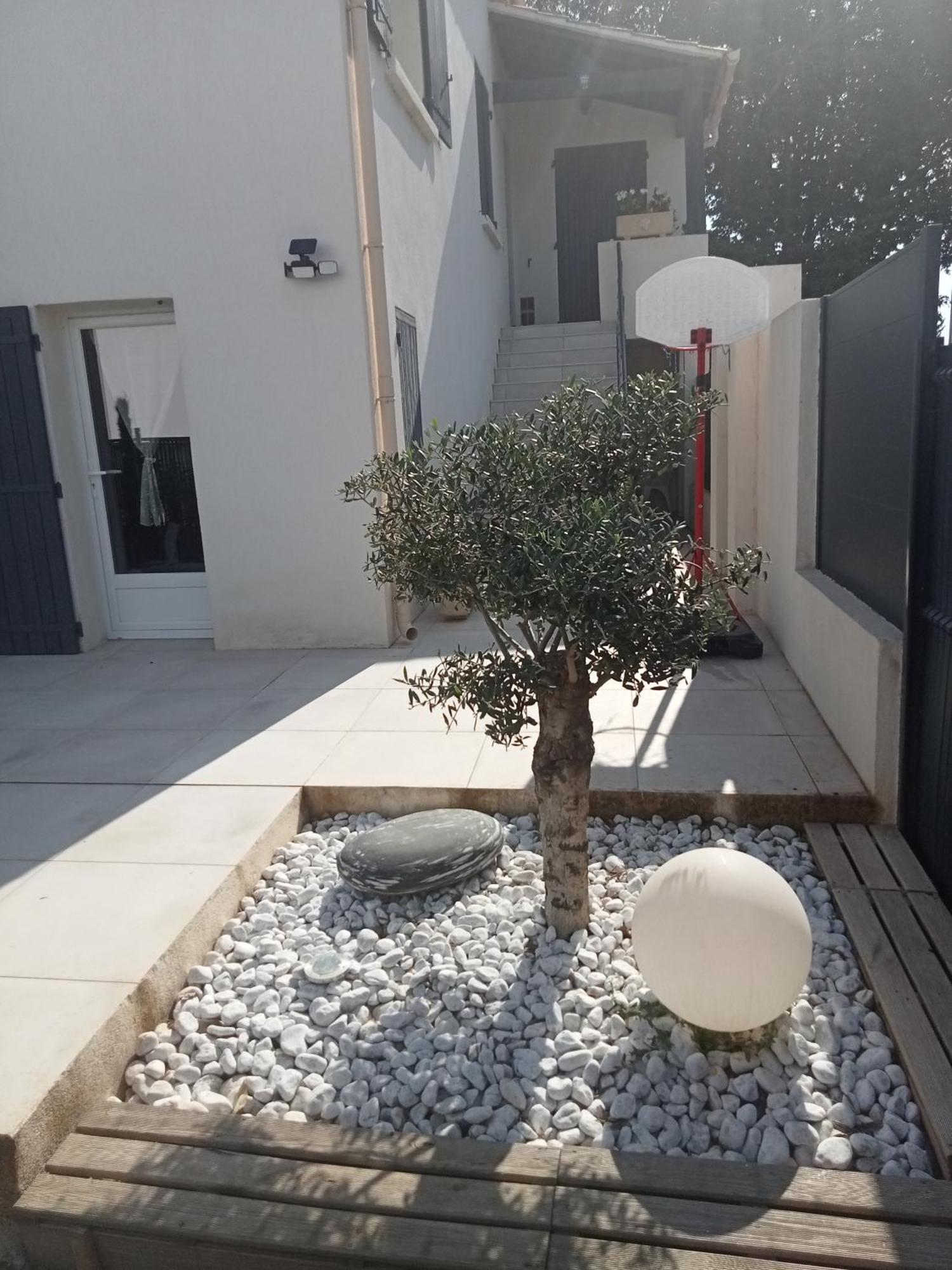 Les Lauriers Roses Apartment Фонвией Екстериор снимка